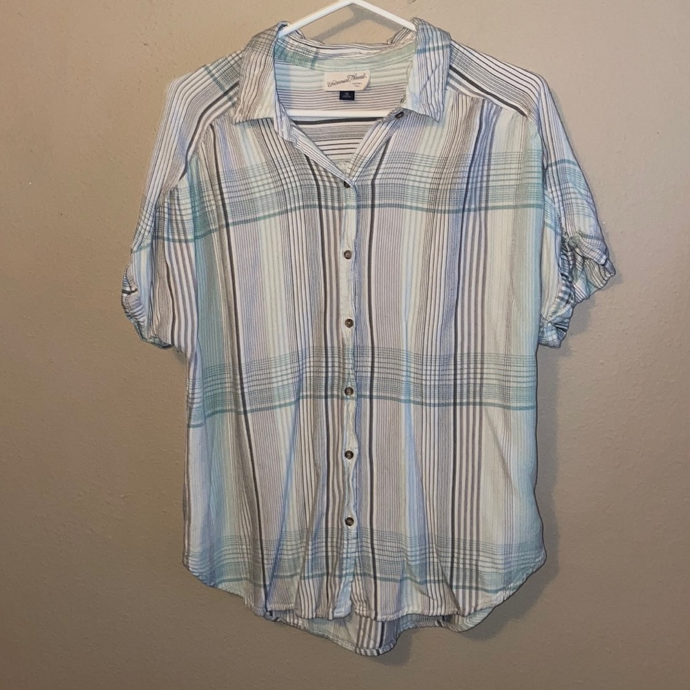 Universal Thread women’s Button up